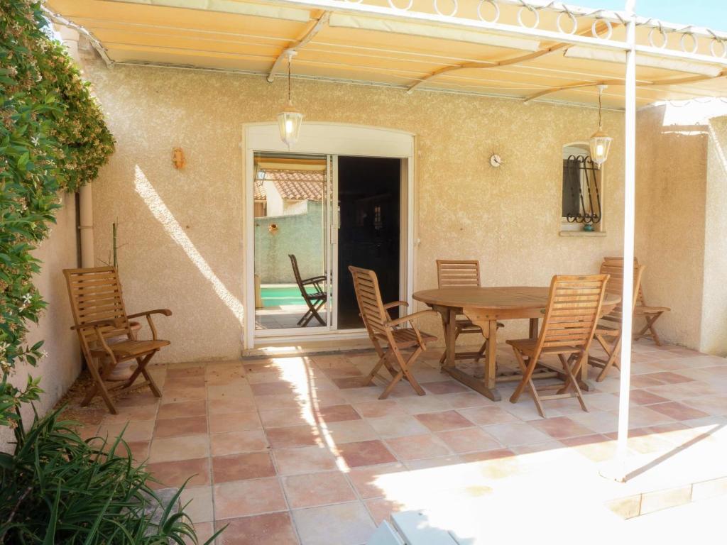 Maison de vacances Fabulous Holiday Home with Swimming Pool in Narbonne  11100 Narbonne