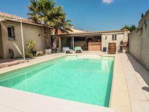 Maison de vacances Fabulous Holiday Home with Swimming Pool in Narbonne  11100 Narbonne Languedoc-Roussillon