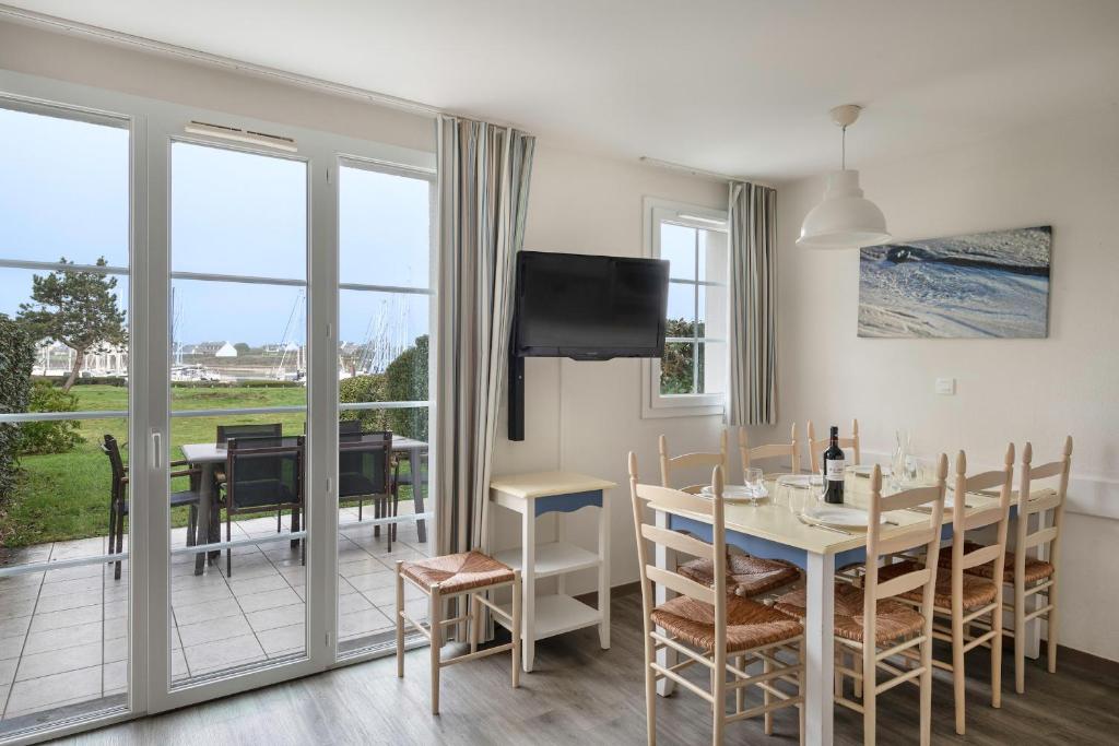 Face a la marina, belle maison pour 8 personnes a Arzon des cap Horniers, 56640 Arzon