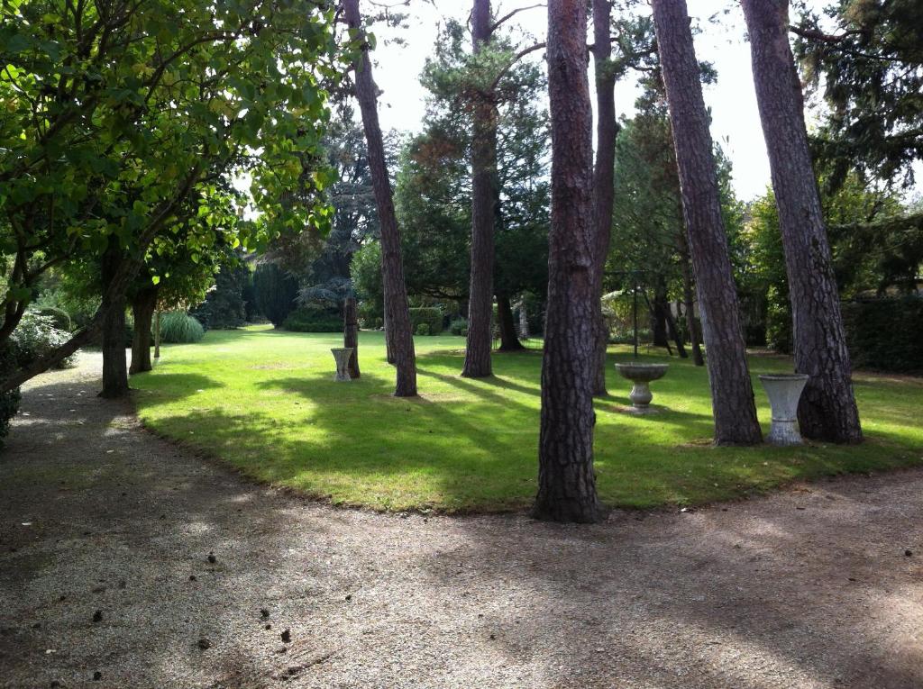Maison de vacances Family country house, Fontainebleau, 1h Paris 26 Route de Moret 77140 Montcourt-Fromonville