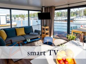 Family Hausboot direkt an der Hafeneinfahrt
