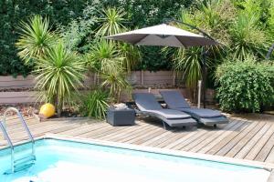 Fantastic villa with pool close to bay and ocean
