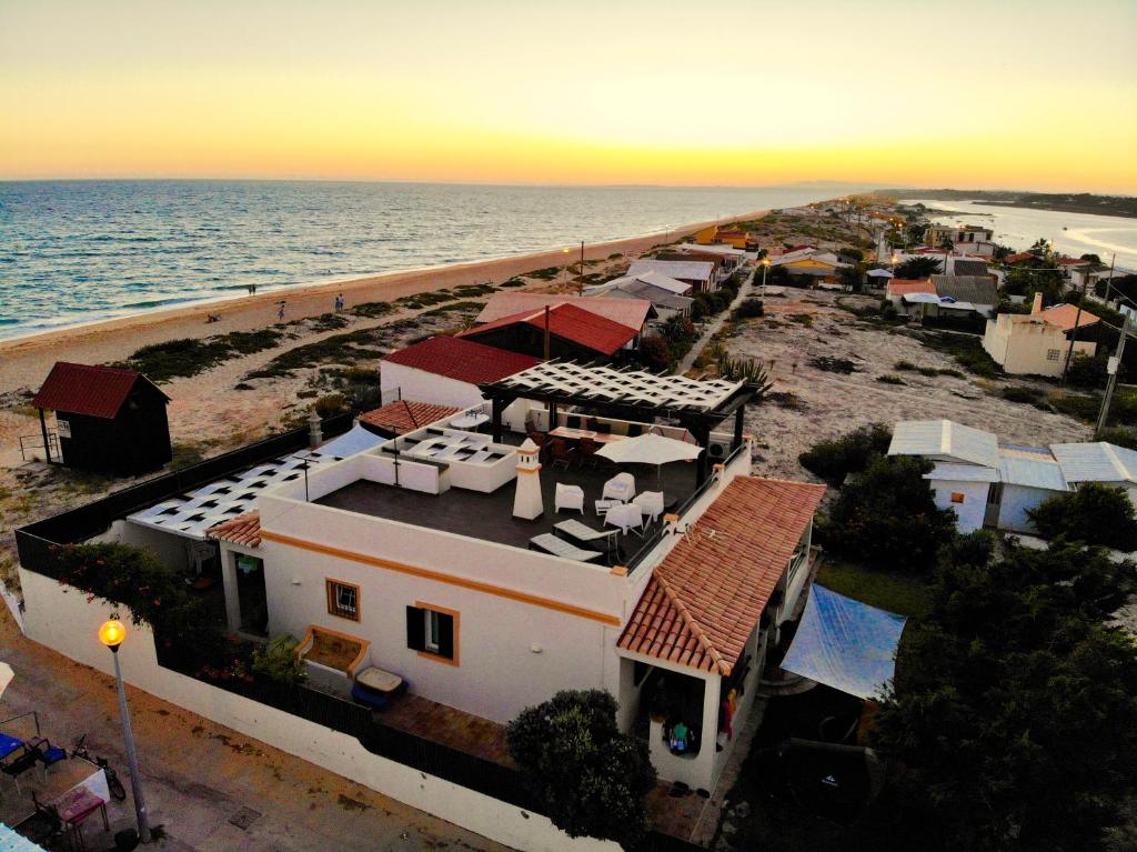 Faro Beach House 139 Avenida Poente Praia de Faro, 8005-520 Faro