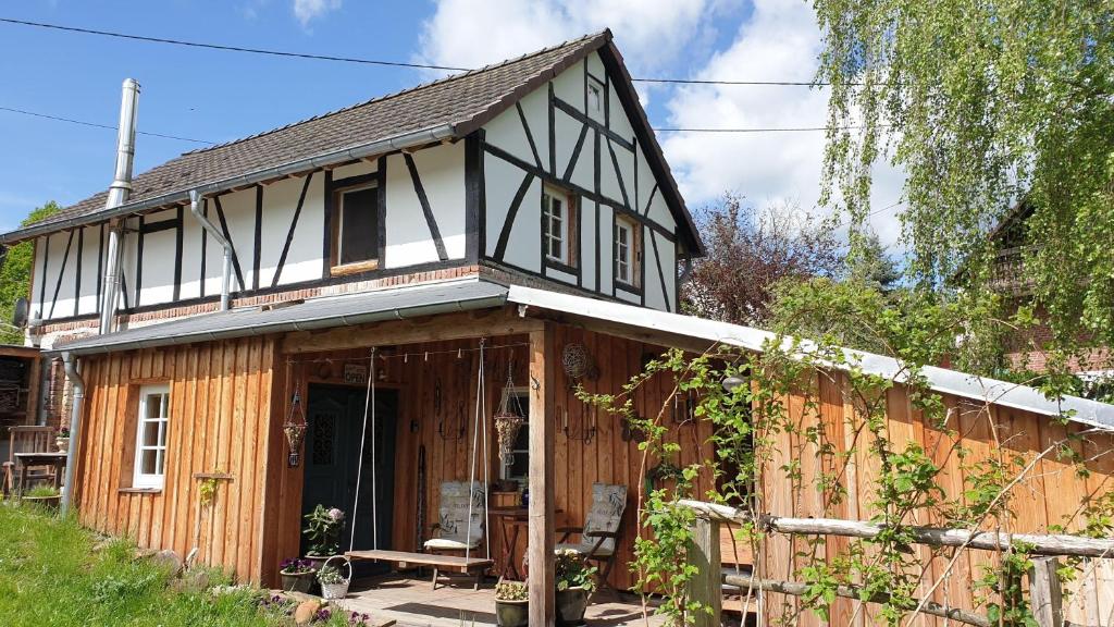 Ferienhaus-Alter-Backes-denkmalgeschuetztes-Fachwerkhaus Zur Heide 1a, 57635 Mehren