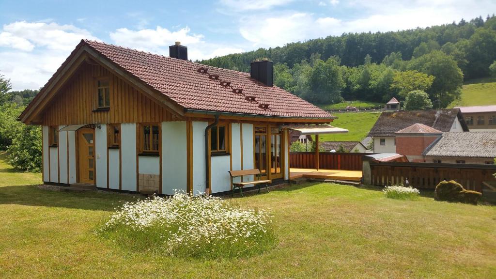 Ferienhaus Am Kauersberg 28 Fellener Straße, 97778 Fellen