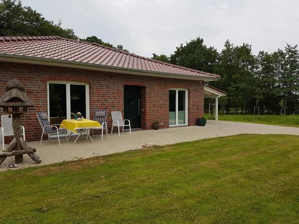 Maison de vacances Ferienhaus Am Paradies Ziegeleiweg 3 26487 Neuschoo