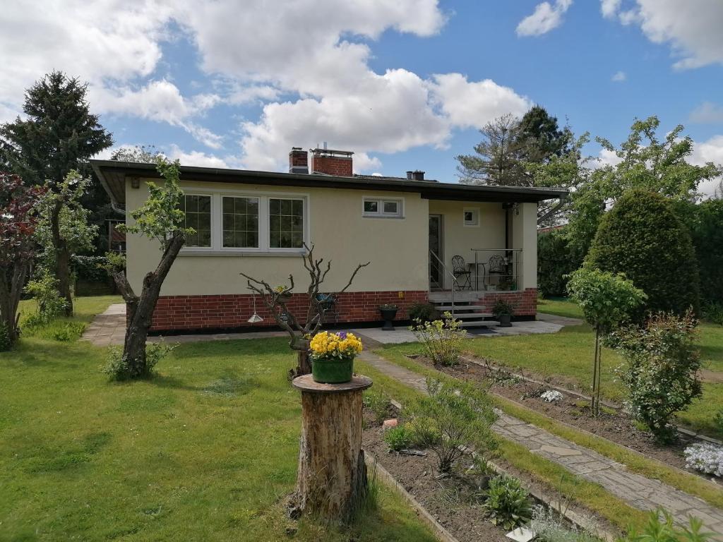 Maison de vacances Ferienhaus am Rand von Berlin - keine Monteursunterkunft 11 Waldstraße 12529 Schönefeld