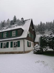 Maison de vacances Ferienhaus am Wald Ködersbachsiedlung 9 08645 Bad Elster Saxe