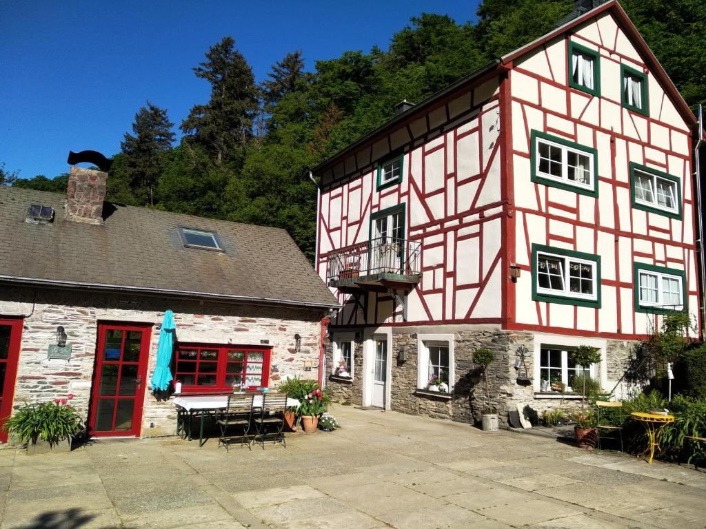 Maison de vacances Ferienhaus Barbarasegen Grube Barbarasegen 1 56858 Altlay