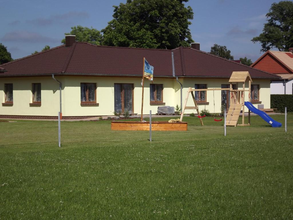 Ferienhaus bei Familie Gau in Schaprode (Ortsteil Poggenhof) Ralph Gau Poggenhof 13, 18569 Schaprode