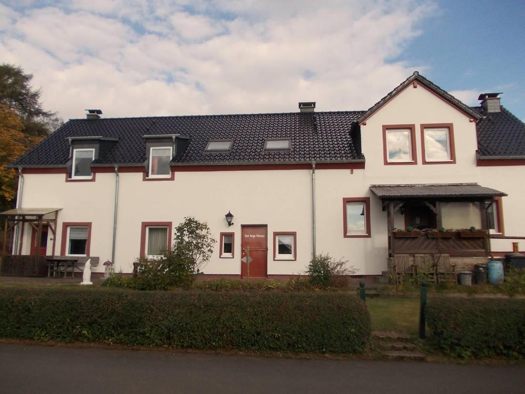 Ferienhaus Den lange Heiman Desserather Straße 24, 54570 Meisburg