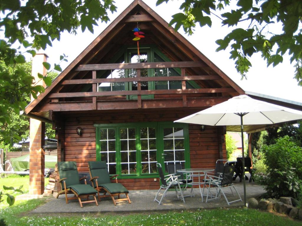 Ferienhaus I.Winkler Warsower Weg (Blockbohlenhaus, nussbraun), 17154 Neukalen