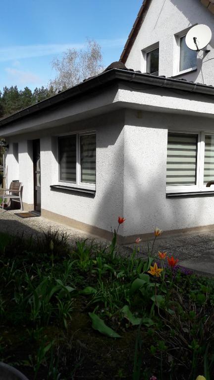 Maison de vacances Ferienhaus im Grünen/Monteurzimmer Bergstraße 27 16515 Oranienburg