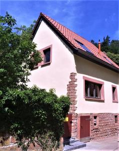 Maison de vacances Ferienhaus In der Erlebach Ferienhaus In der Erlebach, Erlenbach 4 67471 Elmstein Rhénanie-Palatinat