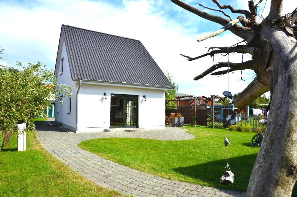 Ferienhaus Lütt Eiland Dorfstr. 34 b, 18551 Polchow