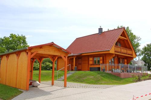 Ferienhaus mit 3 Schlafraeumen Tollenseheim SEE 9911