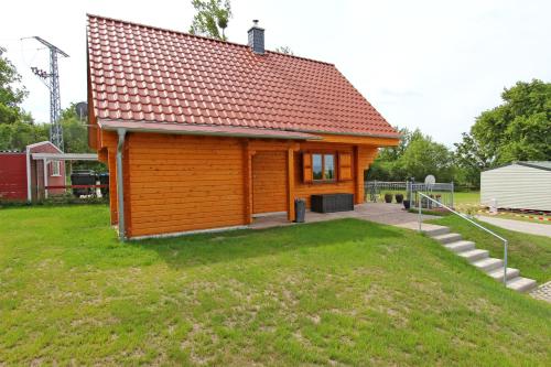 Ferienhaus mit 3 Schlafraeumen Tollenseheim SEE 9911