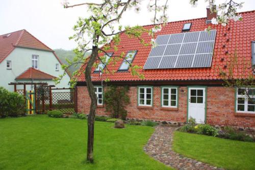 Ferienhaus mit 3 Schlafräumen Neu Sommersdorf SCHW 891