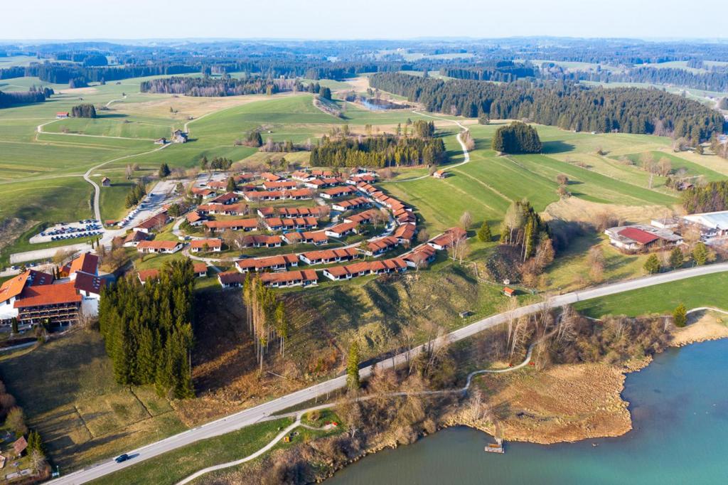 Ferienhaus Nr 137, Typ C, Feriendorf Hochbergle, Allgäu Hochbergle 2, 86983 Karlsebene