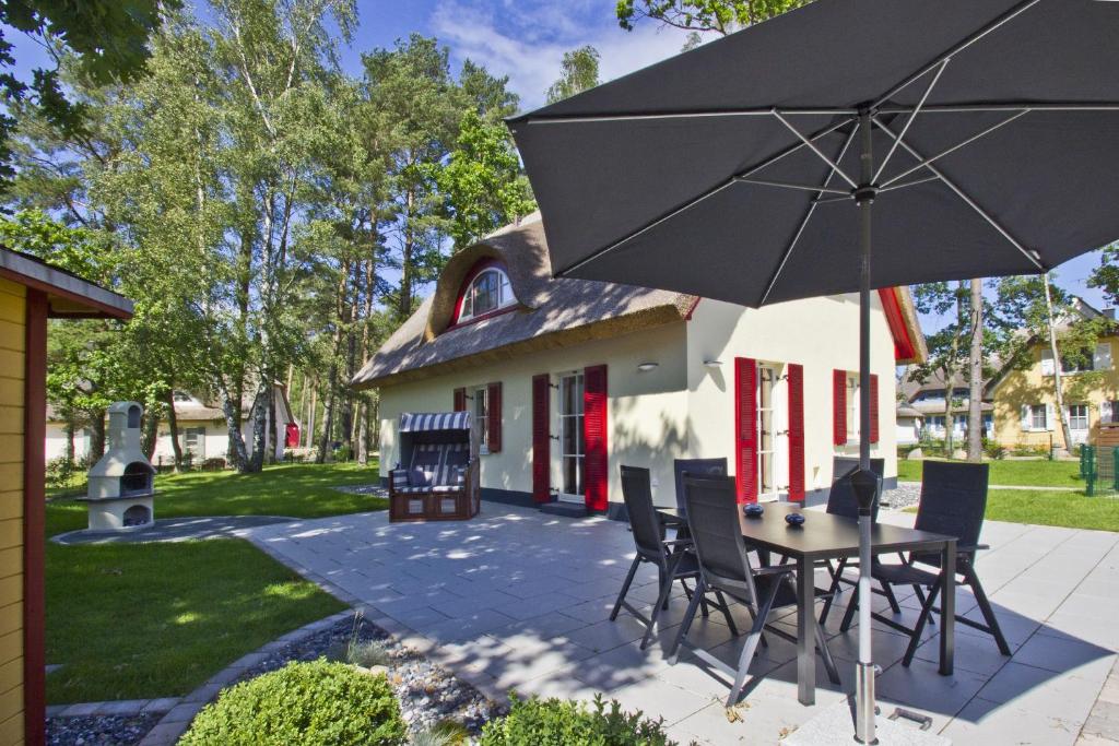 Ferienhaus Ostseesonne Haus Terrasse, Gartennutzung, eigene Sauna Am Dünenwald 97, 18551 Klein Gelm