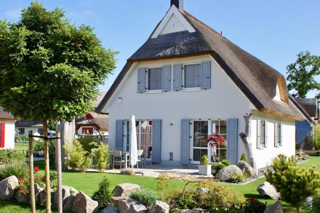 Ferienhaus Poolhaus Am Dünenwald 112, 18551 Glowe