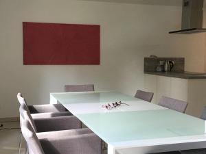 FERIENHAUS POTSDAM BERLIN GÄSTEHAUS MONTEURZIMMER SEENÄHE