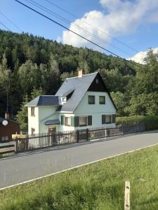 Maison de vacances Ferienhaus Rosemarie Erlbach Vogtland 67A Klingenthaler Straße 08258 Erlbach Saxe