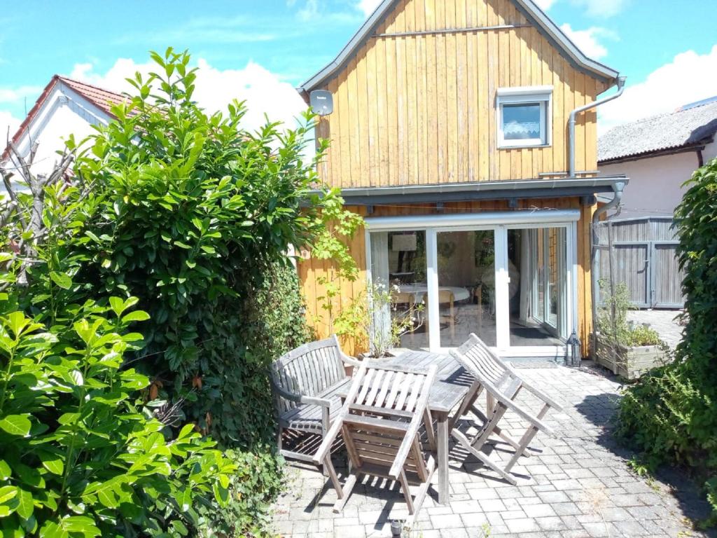 Ferienhaus Silvia 4 Fliederweg, 97618 Rödelmaier
