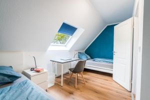 Ferienhaus Steuerbord mit Kamin, Terrasse und Boot