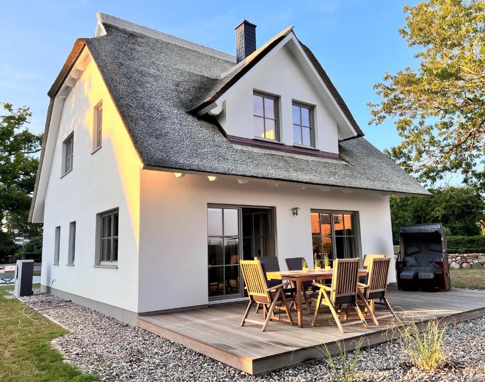 Maison de vacances Ferienhaus Svantovit - exklusives Ferienhaus mit Sauna, Whirlpool und Kamin 9 Vitter Weg 18556 Putgarten