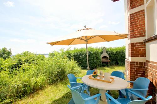 Ferienhaus Villa Hermine Haus Terrasse, Garten, Meerblick