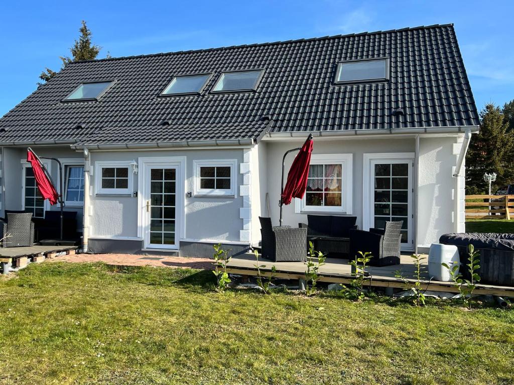 Maison de vacances Ferienhäuser Insel Usedom Haus Jojo 7 - Mit Blick aufs Achterwasser! 1 Zeltplatzstraße 17440 Lütow