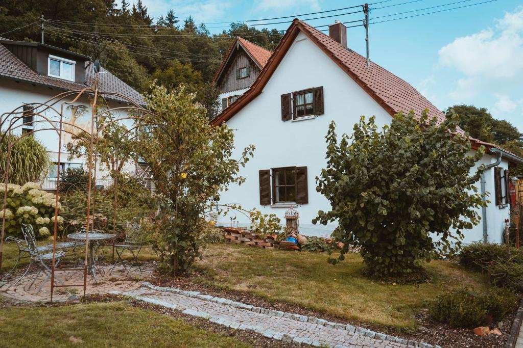 FERIENPARADIES AM KAMMERBERG - ein ganzes Haus für Sie alleine!!! Kammerbergstraße, 89264 Weißenhorn