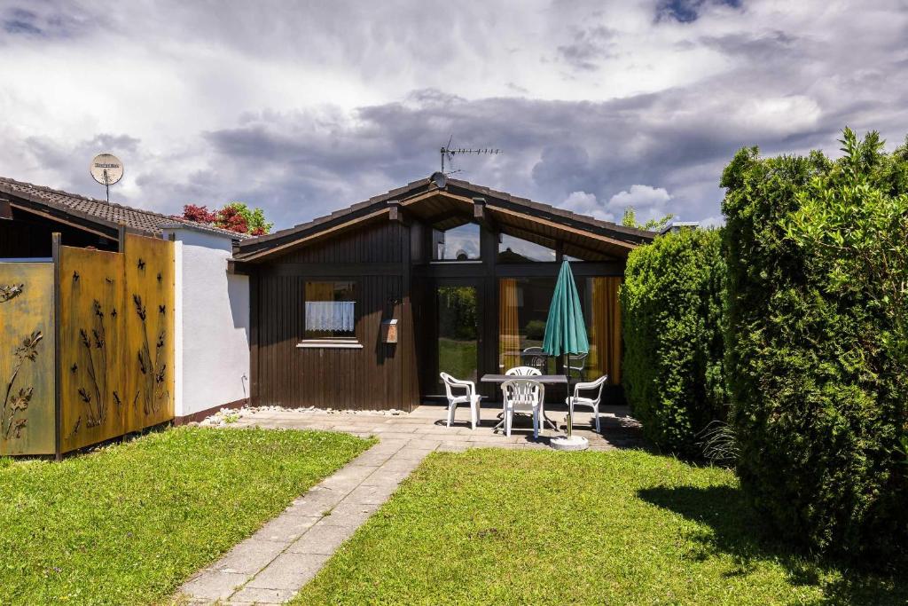 Ferienwohnpark Immenstaad am Bodensee Satteldachhaus Typ 9 SD 25 Gehrenbergstr. 50, 88090 Immenstaad am Bodensee