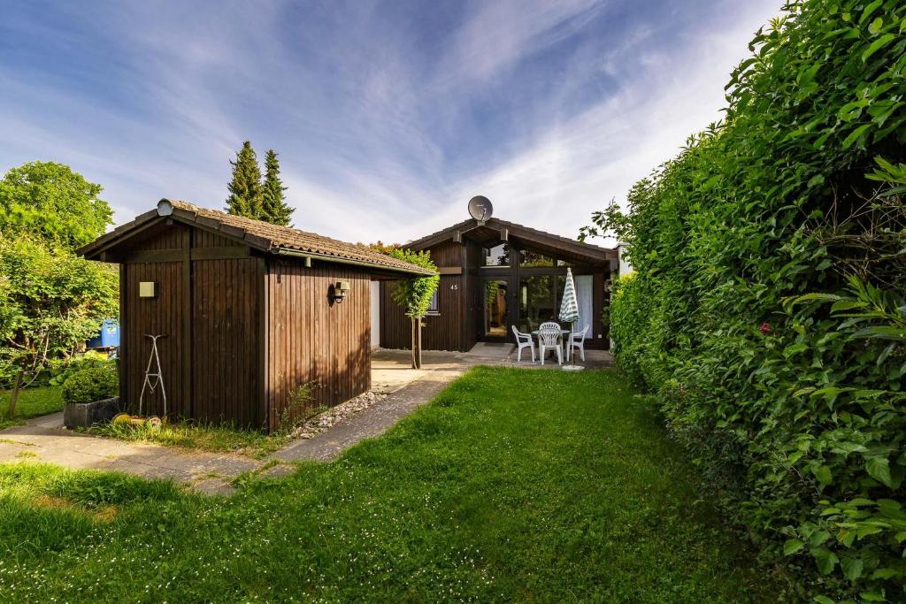 Ferienwohnpark Immenstaad am Bodensee Satteldachhaus Typ 9 SD 45 Gehrenbergstr. 50, 88090 Immenstaad am Bodensee