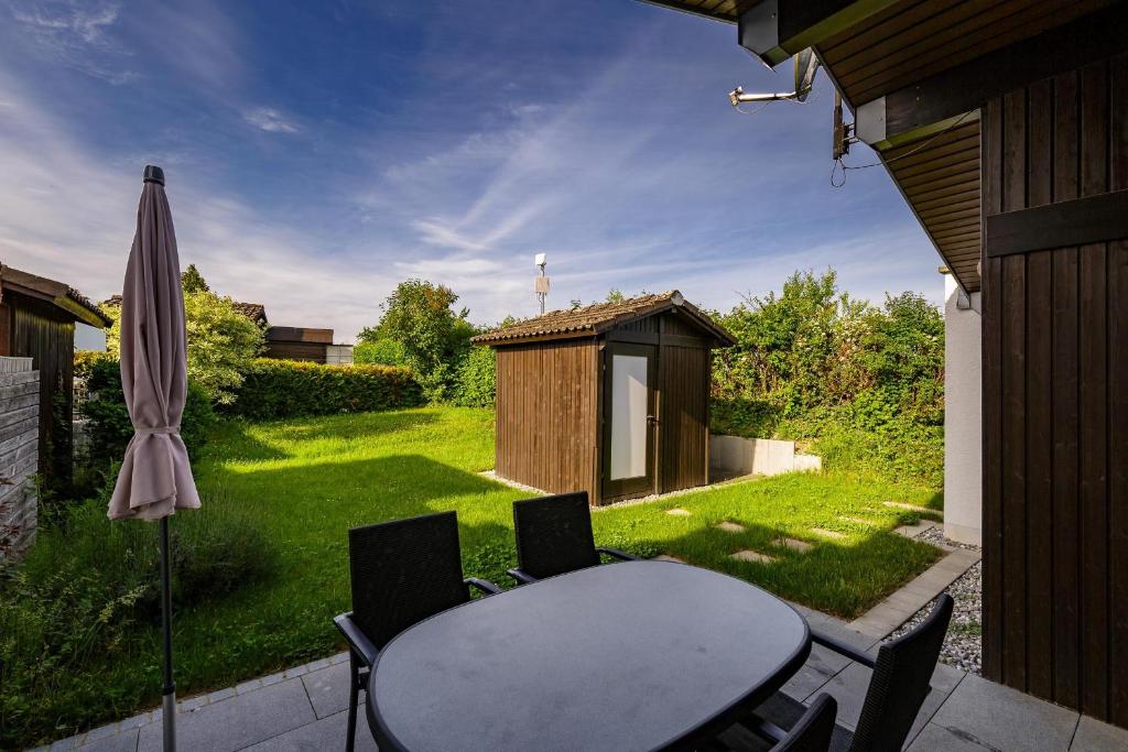 Ferienwohnpark Immenstaad am Bodensee Satteldachhaus Typ 9 SD 55 Gehrenbergstr. 50, 88090 Immenstaad am Bodensee