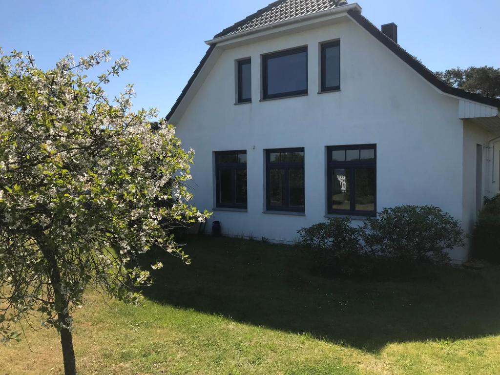 Maison de vacances Ferienwohnung Lilly Hauptstrasse 34 18551 Glowe