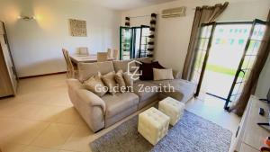 Ferreiras Summer House by Golden Zenith