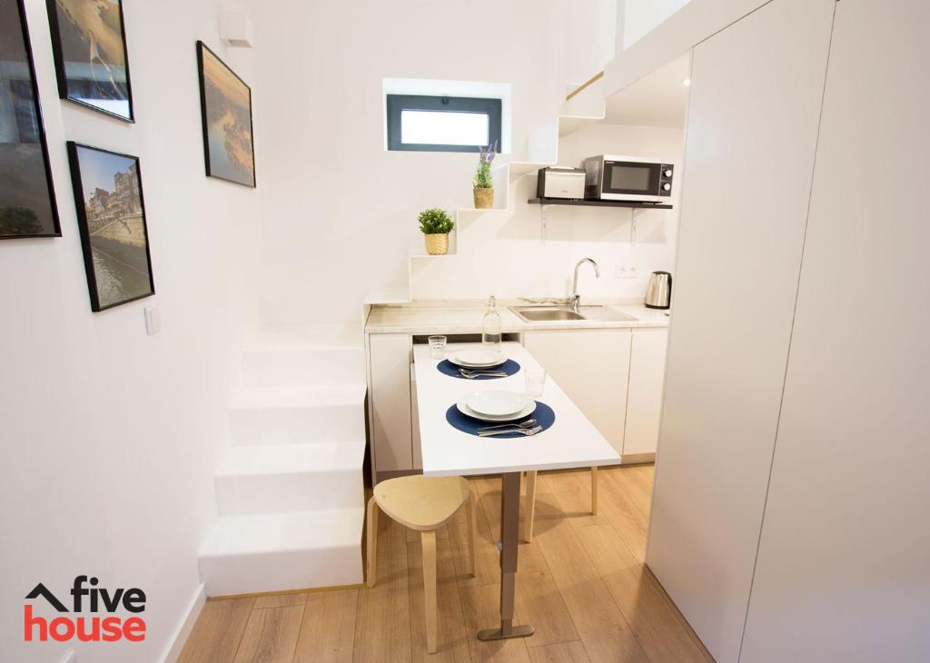 Five House 14A 14A Beco do Pedregulho, 4000-386 Porto