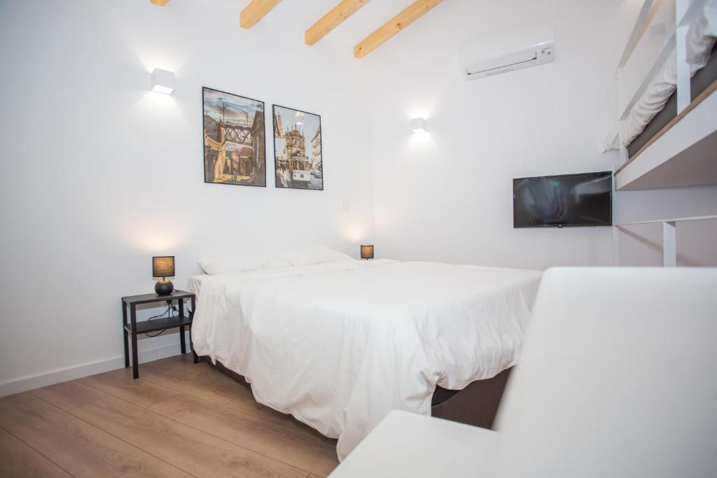 Five House 14B 14B Beco do Pedregulho, 4000-386 Porto