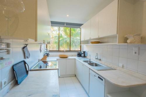 FLH Luxury Villa Mar with Private Sea Access