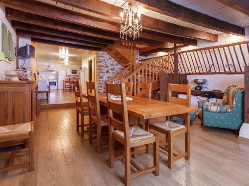 Former farmhouse fully renovated with garden near the Auvergne volcanoes