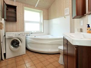 Four-Bedroom Holiday home in Otterndorf 6