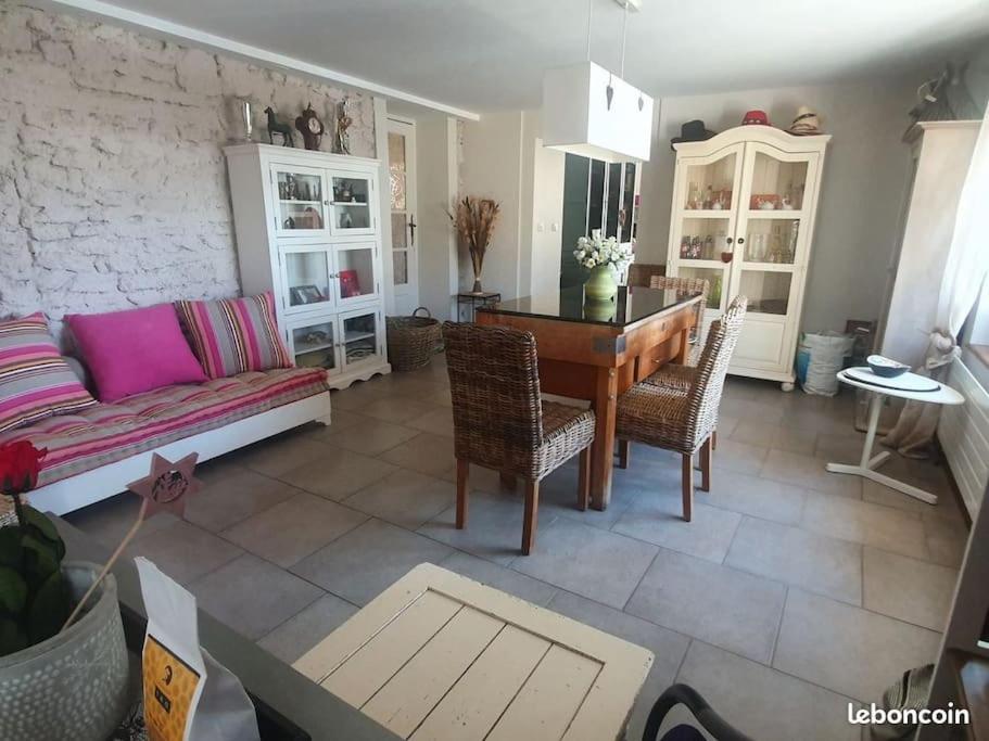 Maison de vacances Gde maison familiale (13 places) avec gd jardin 7 Rue Saint-Hubert 54840 Velaine-en-Haye