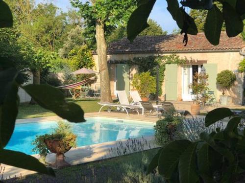 gîte 2 à 4 personnes (SPA, Sauna, piscine chauffée)