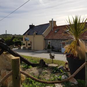 Maison de vacances GÎTE 200 M BORD DE MER SUR GR34 LIEU-DIT KERAVRES 29570 Roscanvel Bretagne