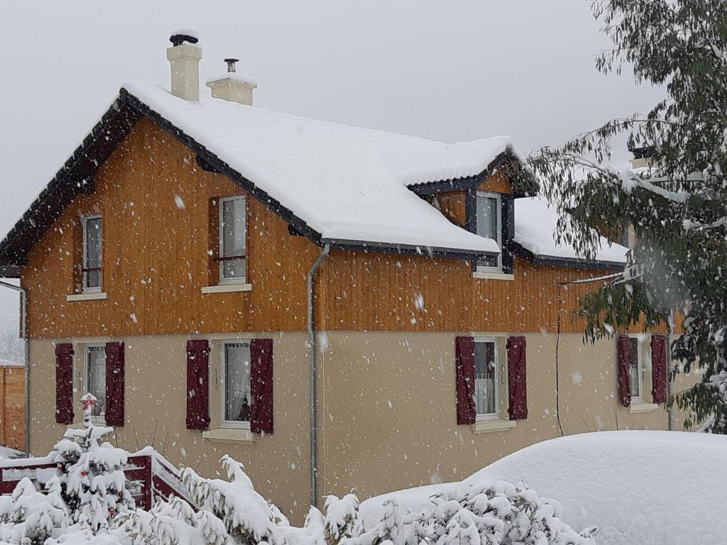 Maison de vacances Gîte 3* de 10 pers avec vue sur montagnes 10 Chemin de la Jeanotte 38580 Allevard