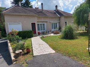 Gite 3 étoiles, Maison spacieuse en bord de rivière
