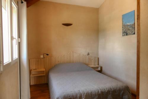 Gîte 4 personnes avec piscine proche du village et des ballades dans le Ventoux