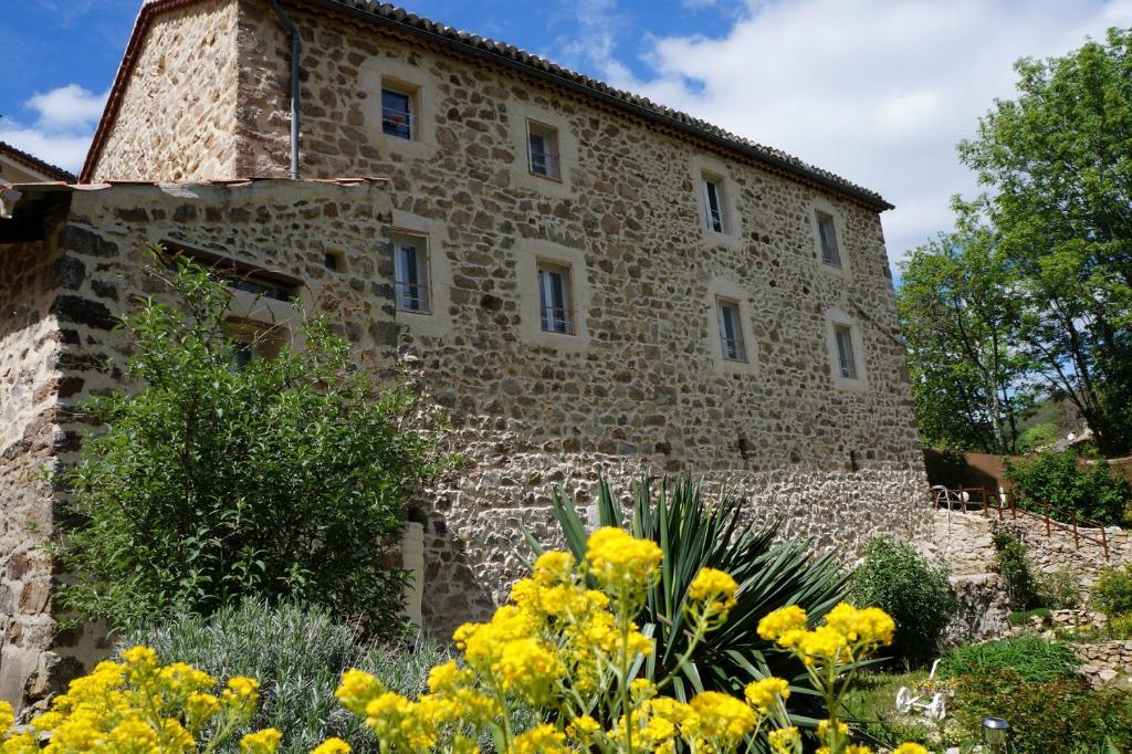 Maison de vacances Gîte **** \ 53 07190 Saint-Julien-du-Gua